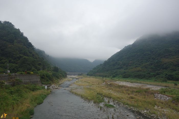 白鹿吊橋風景