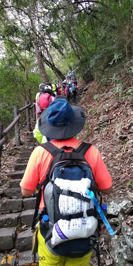 波津加山好多人