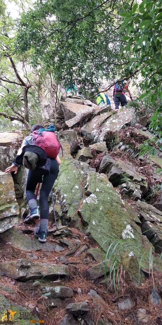 波津加山翻山越嶺